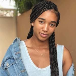 Meet your Posher, Alayna